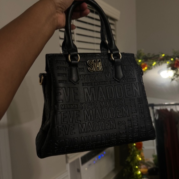 Purses - Picture 6 of 11